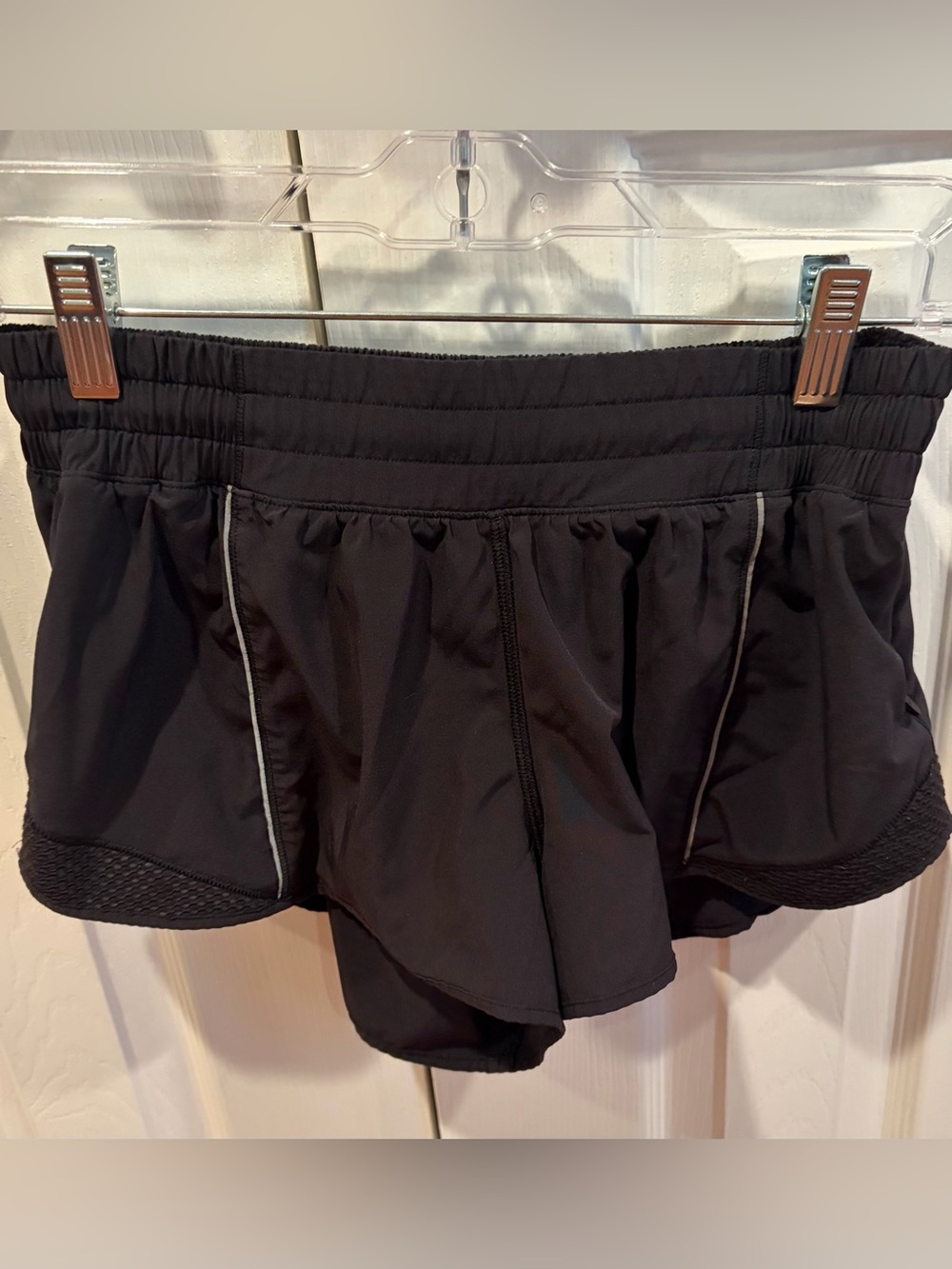 Lululemon Reflective Hotty Hot Shorts, Size 8
